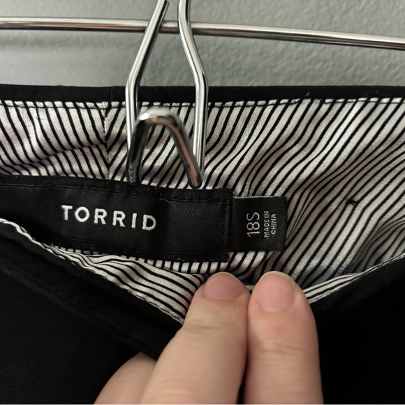 Torrid Black Relaxed Trouser Pant - Picture 9 of 13